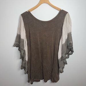 Gimmicks By BKE | Flowy Lace Trim Blouse